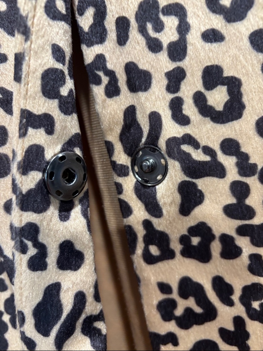 Boho Chic Leopard Print Button Front Jacket - Picture 3 of 6